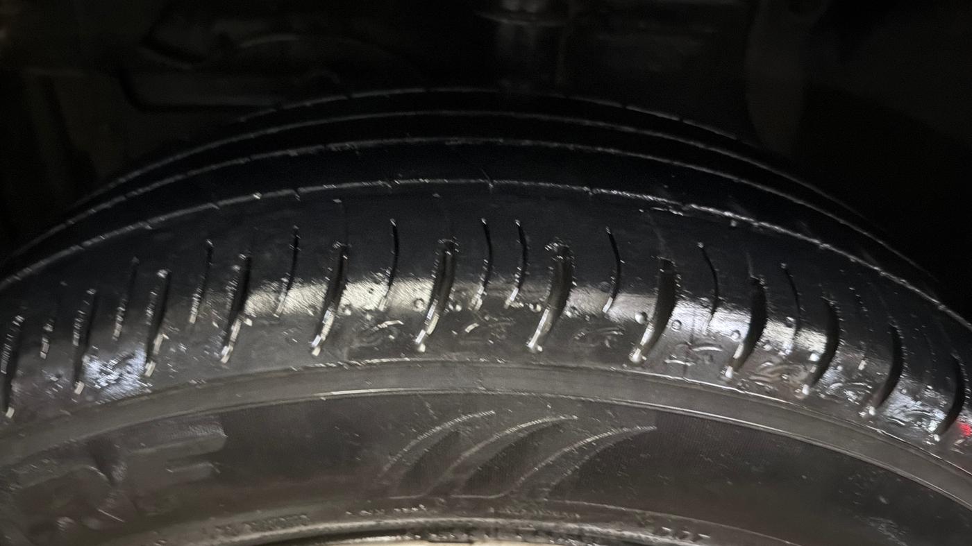 2022 Maruti Vitara Brezza VXI, Petrol, Manual, 50,327 km, Left Front Tyre Tread