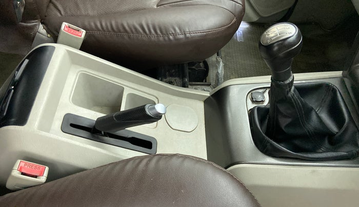 2016 Mahindra Scorpio S10, Diesel, Manual, 56,313 km, Gear Lever