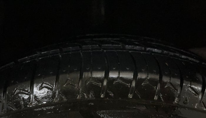 2017 Hyundai Grand i10 MAGNA AT 1.2 KAPPA VTVT, Petrol, Automatic, 68,959 km, Right Rear Tyre Tread