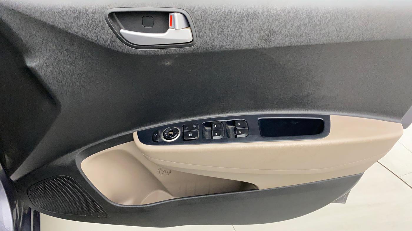 2017 Hyundai Grand i10 ASTA 1.2 KAPPA VTVT, Petrol, Manual, 77,972 km, Driver Side Door Panels Control