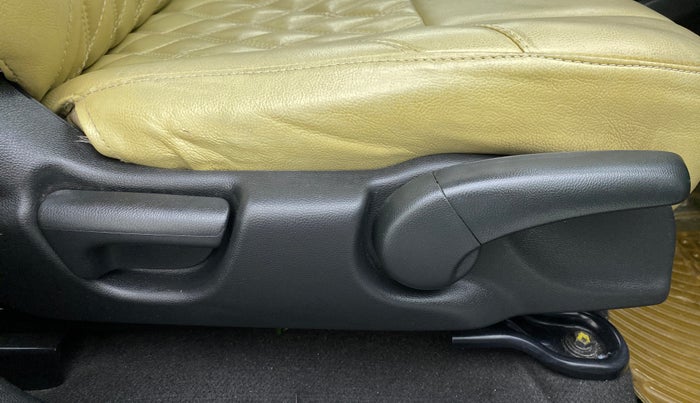 2016 Honda Jazz 1.2 V MT, Petrol, Manual, 18,757 km, Driver Side Adjustment Panel