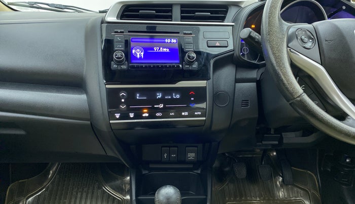 2016 Honda Jazz 1.2 V MT, Petrol, Manual, 18,757 km, Air Conditioner