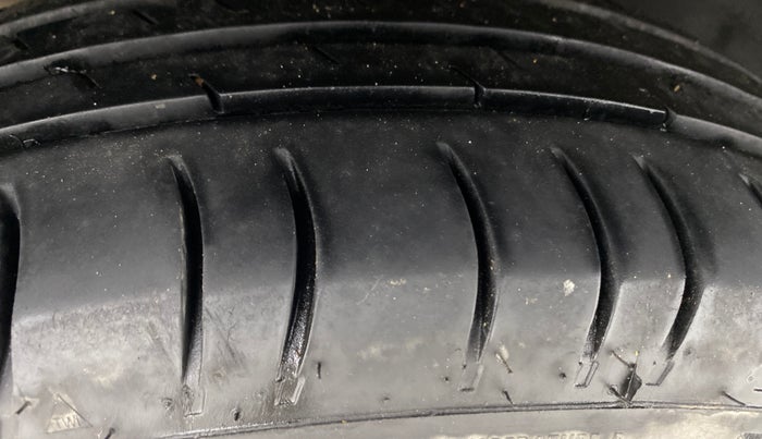 2016 Datsun Go Plus A, Petrol, Manual, 70,236 km, Right Rear Tyre Tread