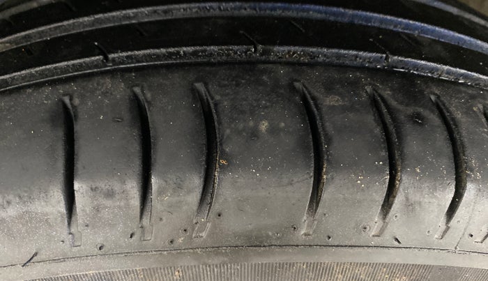 2016 Datsun Go Plus A, Petrol, Manual, 70,236 km, Left Front Tyre Tread