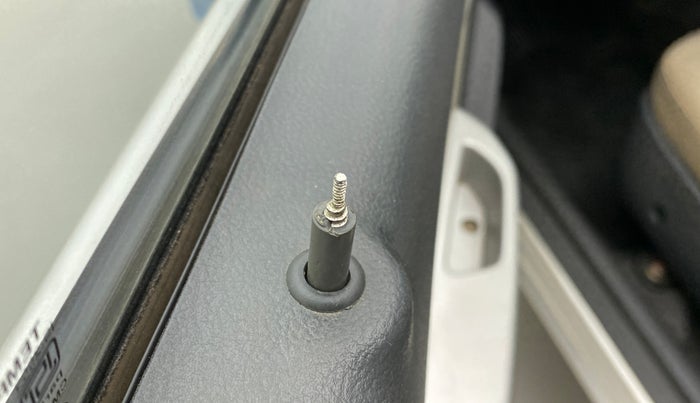 2015 Maruti Alto K10 VXI P, Petrol, Manual, 42,485 km, Lock system - Door lock knob has minor damage