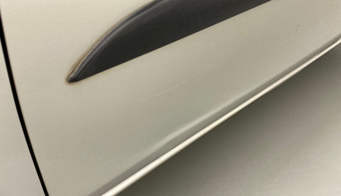 2015 Maruti Alto K10 VXI P, Petrol, Manual, 42,485 km, Front passenger door - Slightly dented