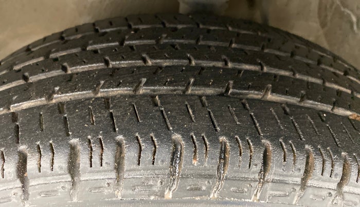 2015 Maruti Alto K10 VXI P, Petrol, Manual, 42,485 km, Left Front Tyre Tread