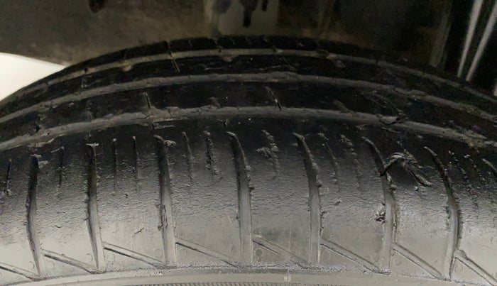 2019 Renault TRIBER RXZ, Petrol, Manual, 59,503 km, Right Rear Tyre Tread