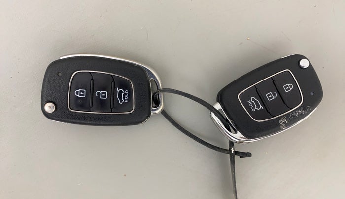 2017 Hyundai Creta S PLUS 1.4 DIESEL, Diesel, Manual, 1,17,398 km, Key Close Up