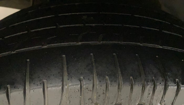 2017 Hyundai Creta S PLUS 1.4 DIESEL, Diesel, Manual, 1,17,398 km, Right Rear Tyre Tread