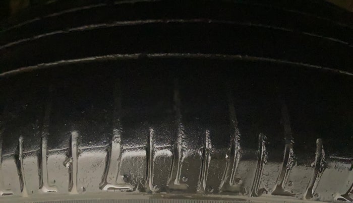 2017 Hyundai Creta S PLUS 1.4 DIESEL, Diesel, Manual, 1,17,398 km, Right Front Tyre Tread