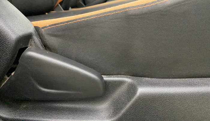 2017 Renault Kwid CLIMBER 1.0, Petrol, Manual, 99,228 km, Driver Side Adjustment Panel
