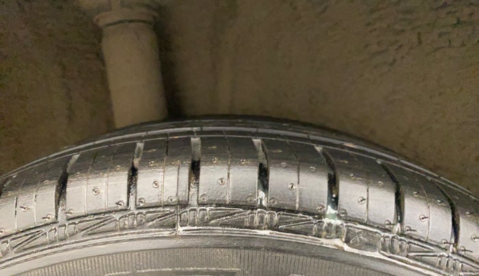 2019 Maruti New Wagon-R ZXI 1.2 AMT, Petrol, Automatic, 43,312 km, Right Rear Tyre Tread