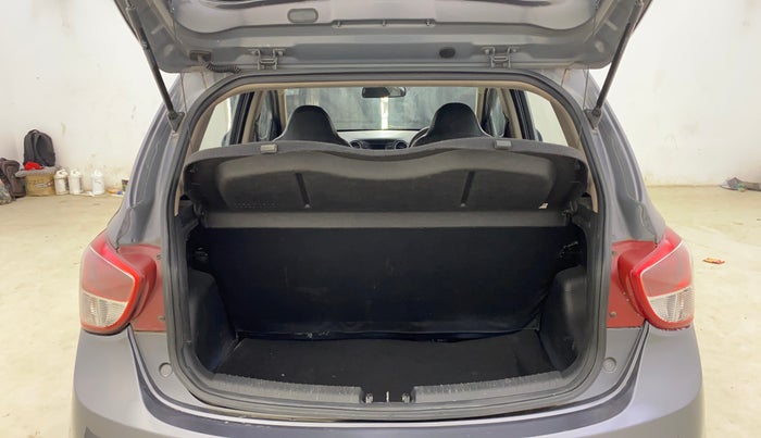 2016 Hyundai Grand i10 SPORTZ 1.2 KAPPA VTVT, Petrol, Manual, 1,36,544 km, Boot Inside