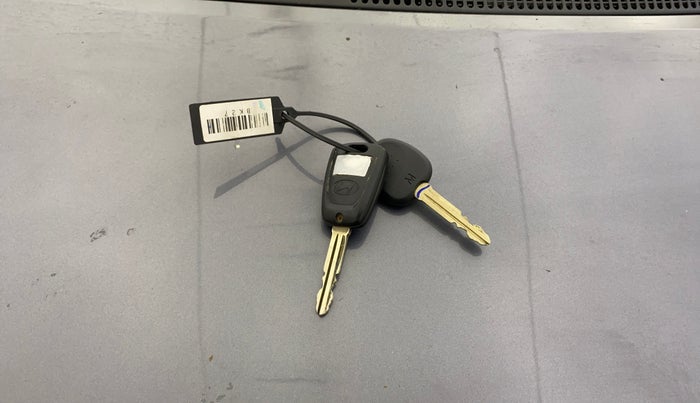 2016 Hyundai Grand i10 SPORTZ 1.2 KAPPA VTVT, Petrol, Manual, 1,36,544 km, Key Close Up