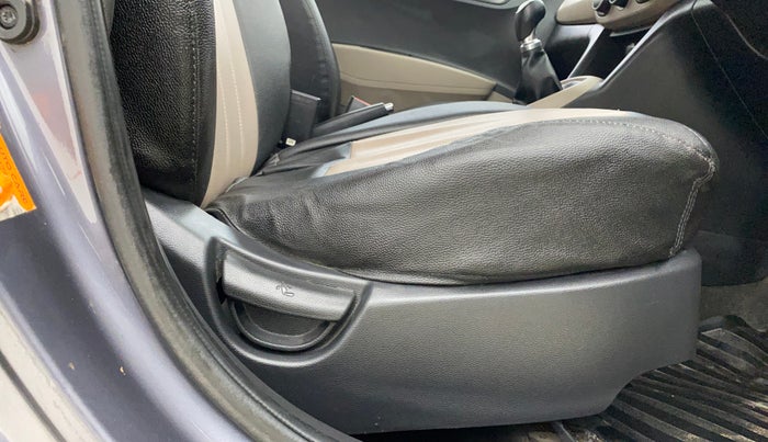 2016 Hyundai Grand i10 SPORTZ 1.2 KAPPA VTVT, Petrol, Manual, 1,36,544 km, Driver Side Adjustment Panel