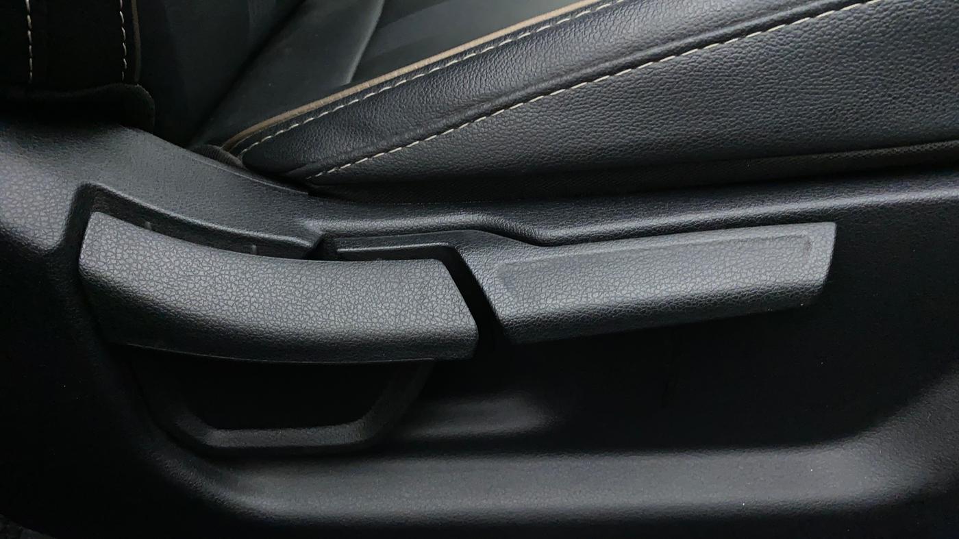 2021 Hyundai NEW I20 ASTA 1.0 GDI TURBO DCT, Petrol, Automatic, 5,338 km, Driver Side Adjustment Panel