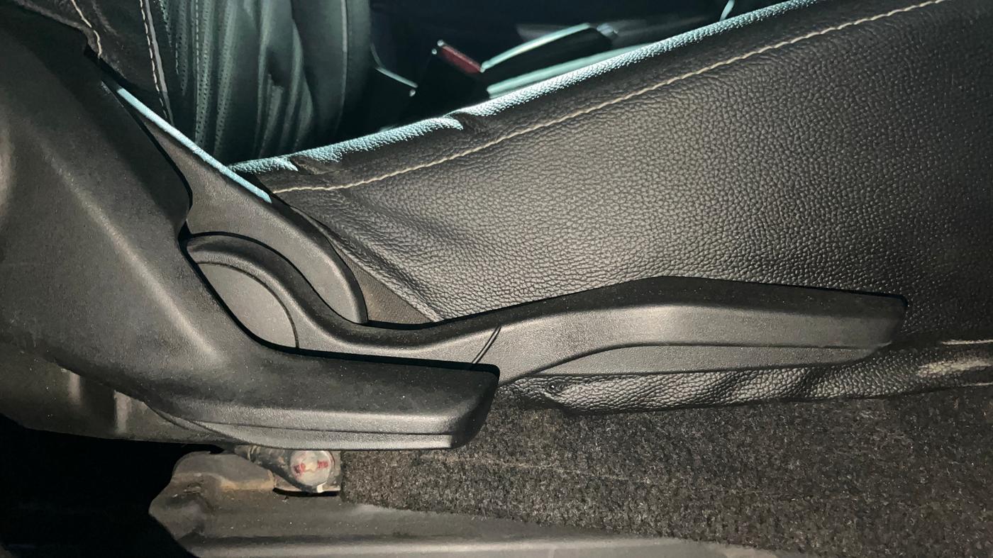 2019 Toyota Glanza V, Petrol, Manual, 60,631 km, Driver Side Adjustment Panel