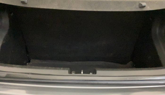 2018 Hyundai Elite i20 SPORTZ 1.2, Petrol, Manual, 42,928 km, Boot Inside