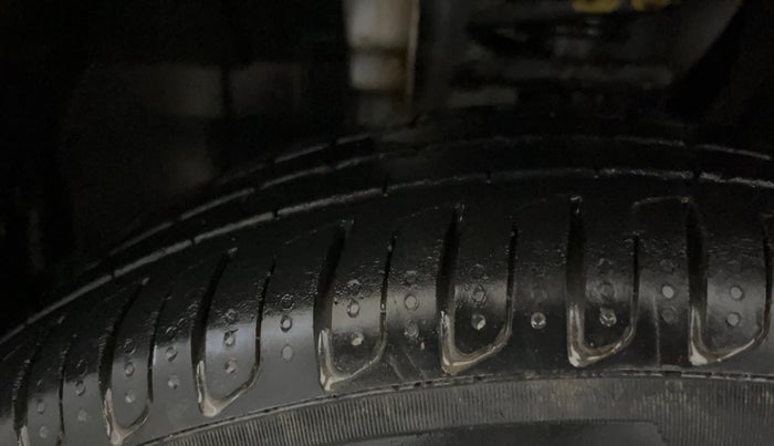 2023 Nissan MAGNITE XE, Petrol, Manual, 54,279 km, Left Front Tyre Tread