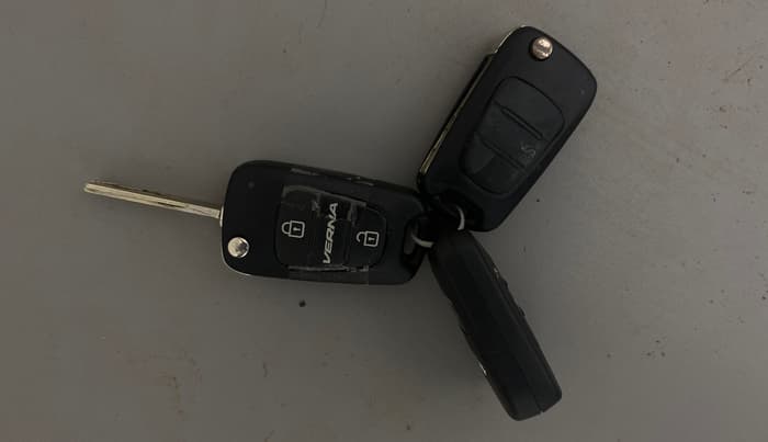 2013 Hyundai Verna FLUIDIC 1.6 CRDI SX, Diesel, Manual, 97,543 km, Key Close Up
