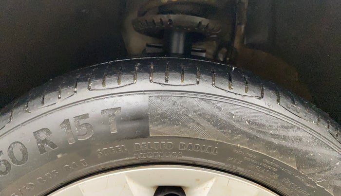 2017 Volkswagen Polo COMFORTLINE 1.2L, Petrol, Manual, 70,060 km, Left Front Tyre Tread