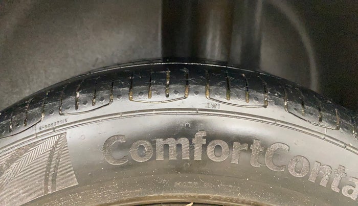 2017 Volkswagen Polo COMFORTLINE 1.2L, Petrol, Manual, 70,060 km, Left Rear Tyre Tread