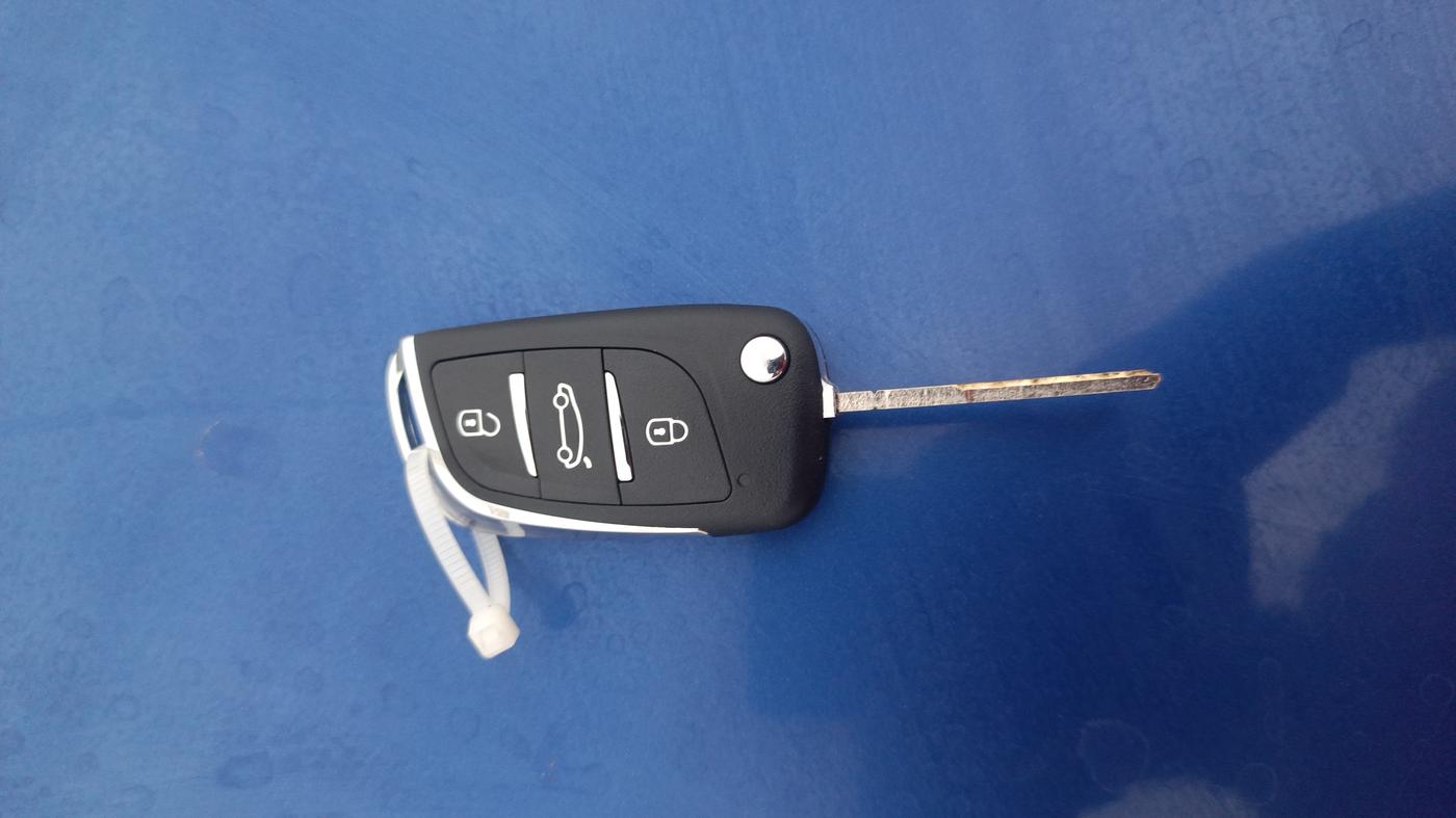 2013 Ford Ecosport TITANIUM 1.5L PETROL, Petrol, Manual, 1,26,348 km, Key Close Up