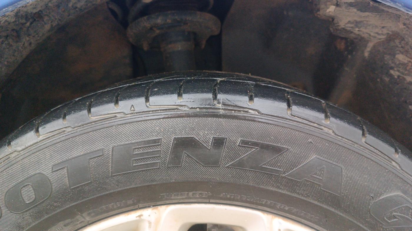 2013 Ford Ecosport TITANIUM 1.5L PETROL, Petrol, Manual, 1,26,348 km, Right Front Tyre Tread