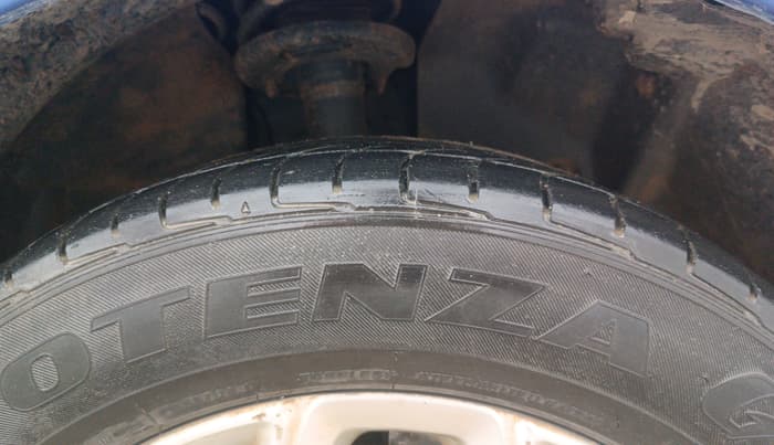 2013 Ford Ecosport TITANIUM 1.5L PETROL, Petrol, Manual, 1,26,504 km, Right Front Tyre Tread
