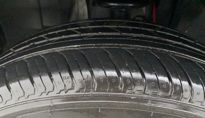 2023 Nissan MAGNITE XV MT, Petrol, Manual, 1,402 km, Left Front Tyre Tread