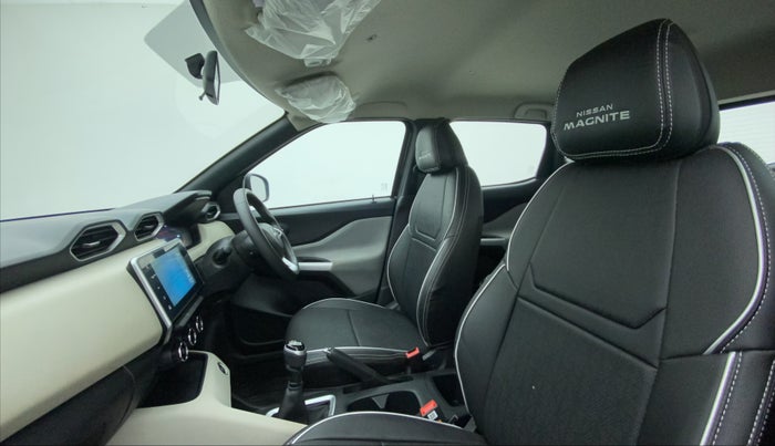 2023 Nissan MAGNITE XV MT, Petrol, Manual, 1,402 km, Right Side Front Door Cabin