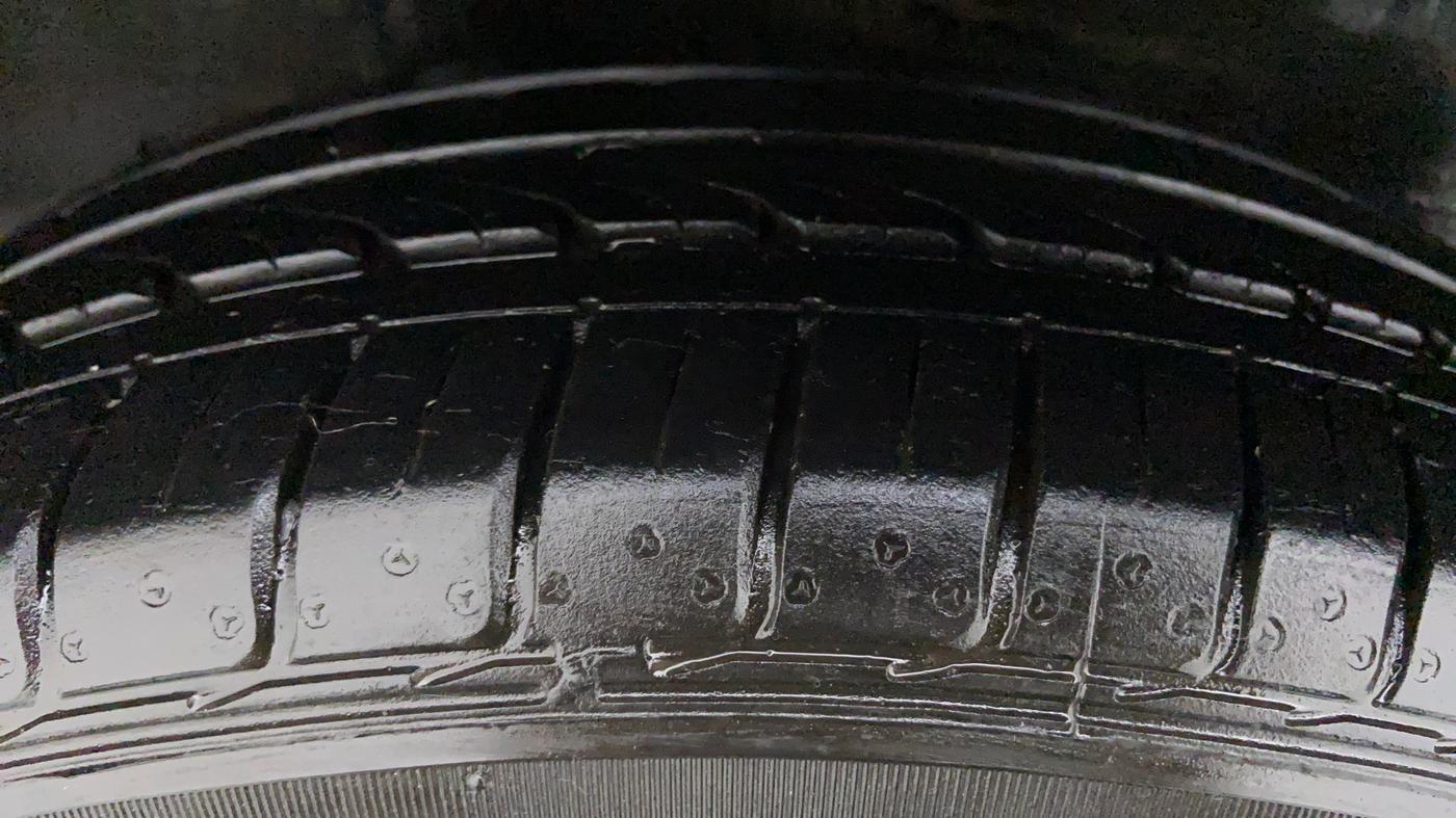2016 Honda Jazz 1.2 V AT, Petrol, Automatic, 66,173 km, Right Rear Tyre Tread
