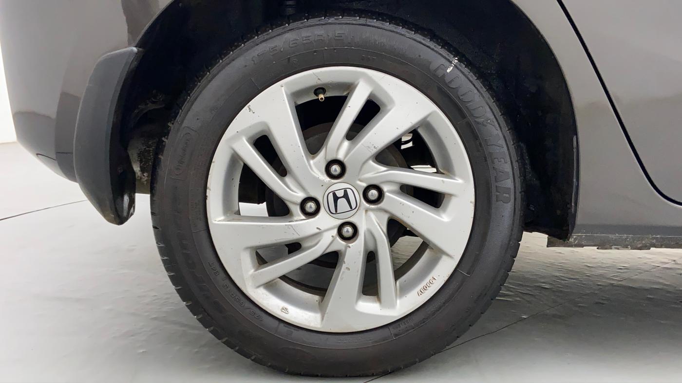 2016 Honda Jazz 1.2 V AT, Petrol, Automatic, 66,173 km, Right Rear Wheel