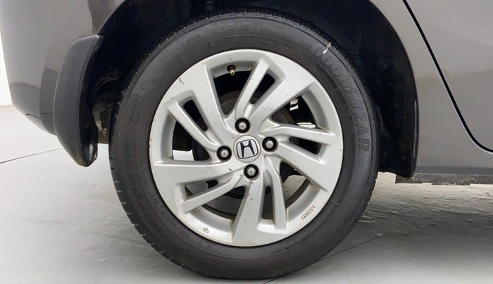 2016 Honda Jazz 1.2 V AT, Petrol, Automatic, 66,173 km, Right Rear Wheel