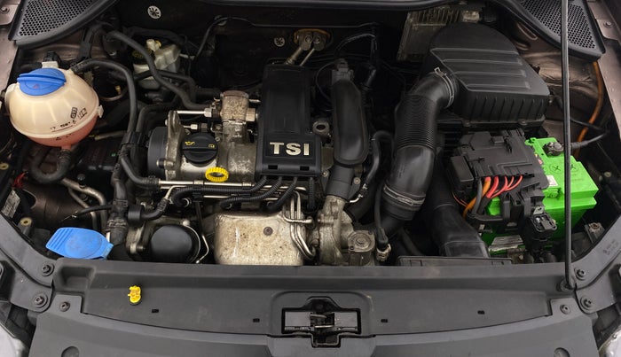 2015 Volkswagen Vento HIGHLINE 1.2 TSI AT, Petrol, Automatic, 62,250 km, Open Bonet