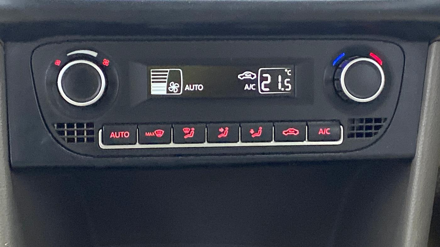 2015 Volkswagen Vento HIGHLINE 1.2 TSI AT, Petrol, Automatic, 62,250 km, Automatic Climate Control