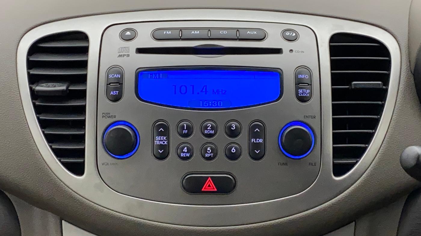 2016 Hyundai i10 SPORTZ 1.1, Petrol, Manual, 31,355 km, Infotainment System