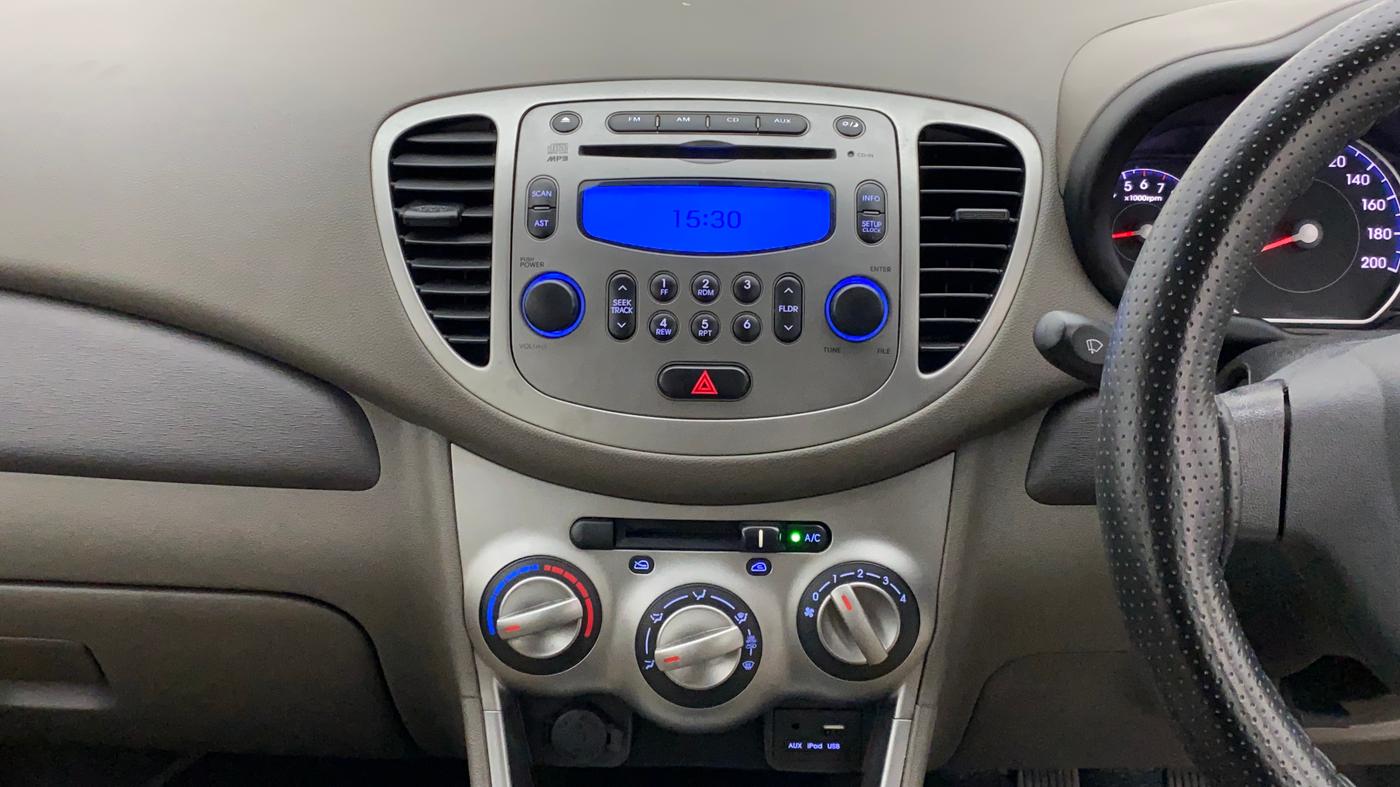 2016 Hyundai i10 SPORTZ 1.1, Petrol, Manual, 31,355 km, Air Conditioner
