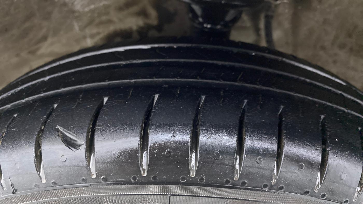 2016 Maruti Alto 800 LXI, Petrol, Manual, 64,420 km, Left Front Tyre Tread