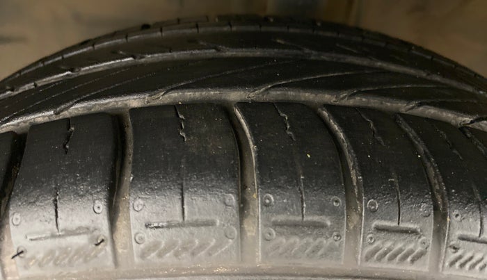 2015 Toyota Etios CROSS G, Petrol, Manual, 48,638 km, Left Front Tyre Tread