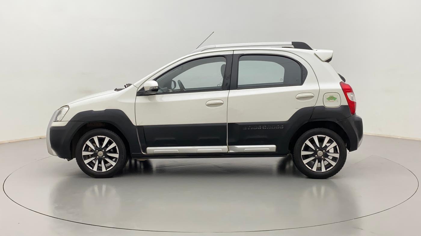 2015 Toyota Etios CROSS G, Petrol, Manual, 48,638 km, Left Side