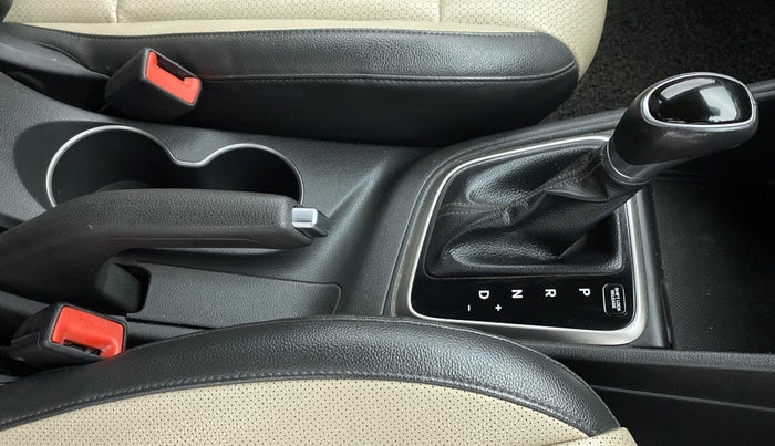 2017 Hyundai Verna 1.6 VTVT SX (O) AT, Petrol, Automatic, 68,196 km, Gear Lever