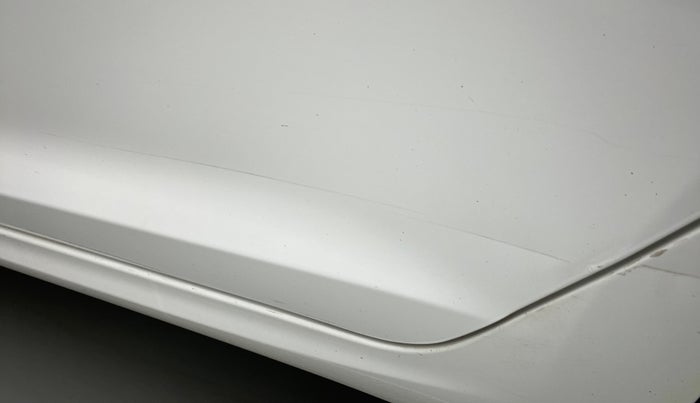 2017 Hyundai Verna 1.6 VTVT SX (O) AT, Petrol, Automatic, 68,196 km, Rear left door - Minor scratches