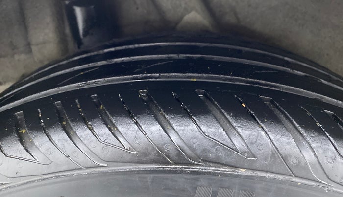 2017 Hyundai Verna 1.6 VTVT SX (O) AT, Petrol, Automatic, 68,196 km, Right Rear Tyre Tread