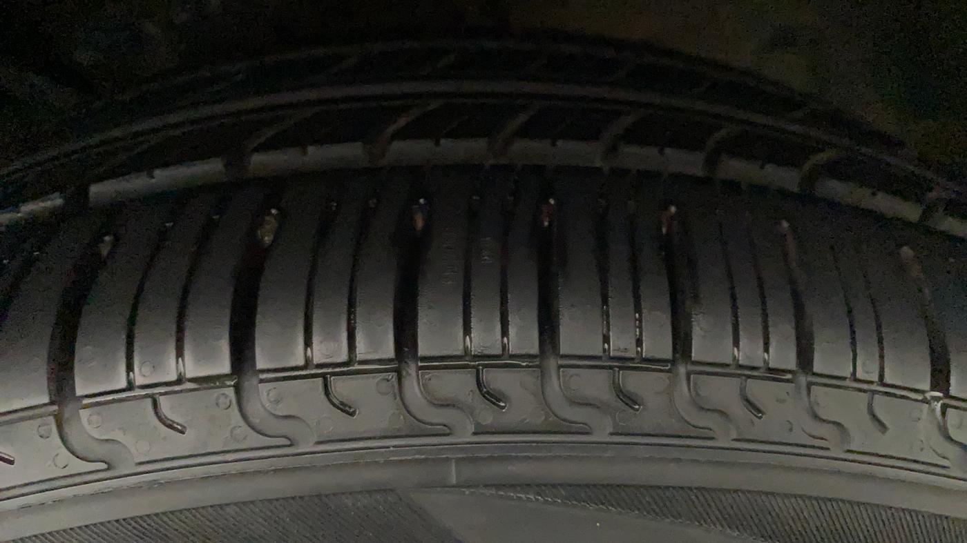 2019 Renault TRIBER RXZ, Petrol, Manual, 56,598 km, Left Front Tyre Tread