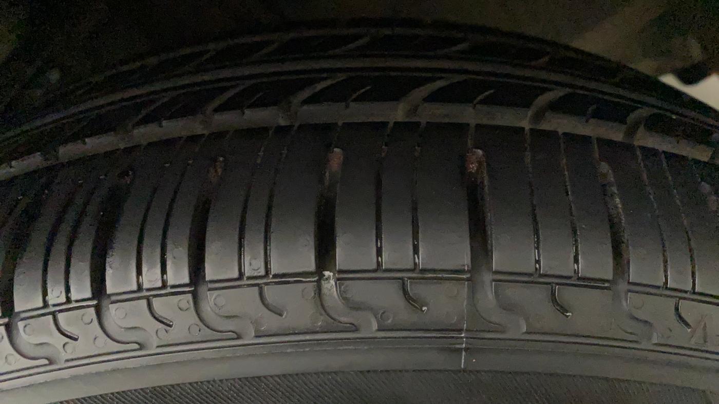 2019 Renault TRIBER RXZ, Petrol, Manual, 56,598 km, Left Rear Tyre Tread