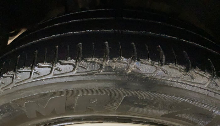 2017 Maruti Baleno DELTA PETROL 1.2, Petrol, Manual, 92,882 km, Right Rear Tyre Tread
