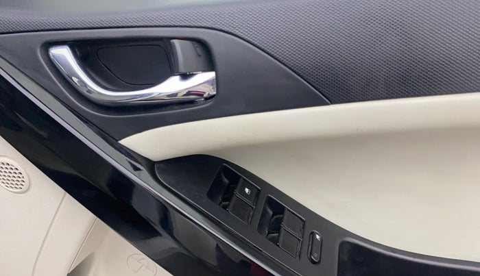 2022 Tata NEXON XZ PLUS (HS) DIESEL, Diesel, Manual, 44,732 km, Driver Side Door Panels Control