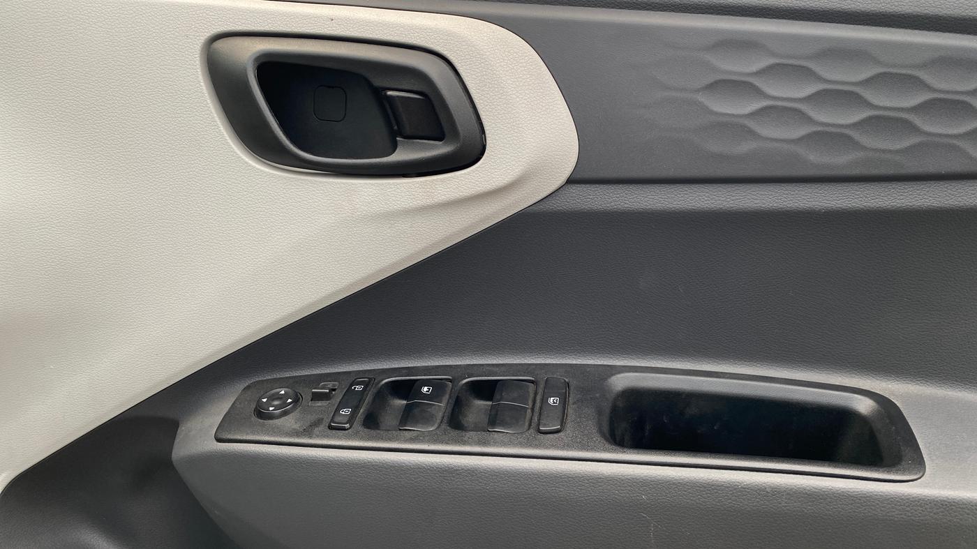 2024 Hyundai GRAND I10 NIOS MAGNA 1.2 KAPPA VTVT, Petrol, Manual, 8,747 km, Driver Side Door Panels Control